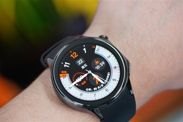 OPPO第一款圓表！OPPO Watch X星夜飛行版圖賞