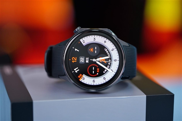 OPPO第一款圓表！OPPO Watch X星夜飛行版圖賞