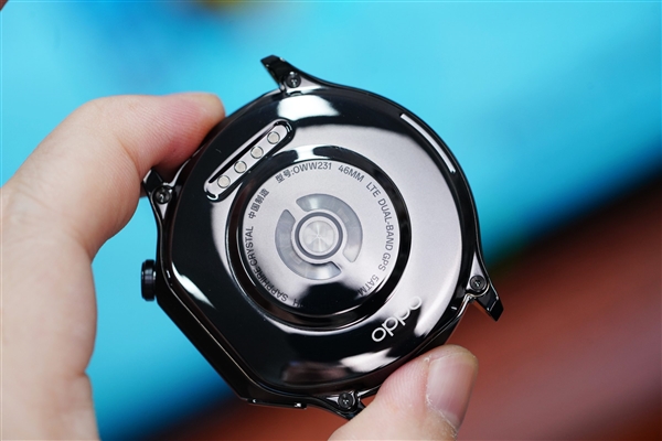 OPPO第一款圓表！OPPO Watch X星夜飛行版圖賞