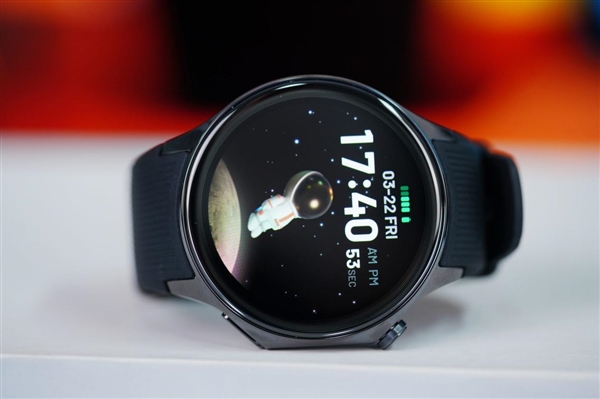 OPPO第一款圓表！OPPO Watch X星夜飛行版圖賞