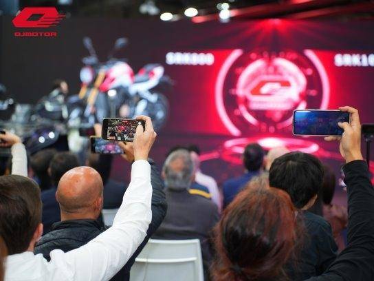 QJMOTOR米蘭展大放異彩，賽1000&追1000，炸街新霸主來(lái)襲！