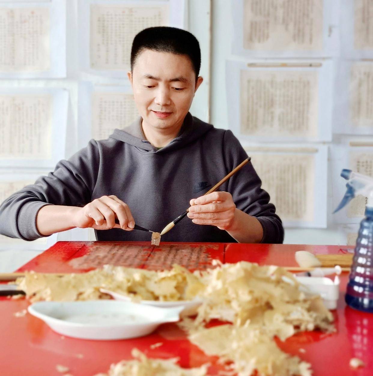 梁波在修復(fù)與創(chuàng)作之間，續(xù)寫千年文明的匠人詩(shī)篇
